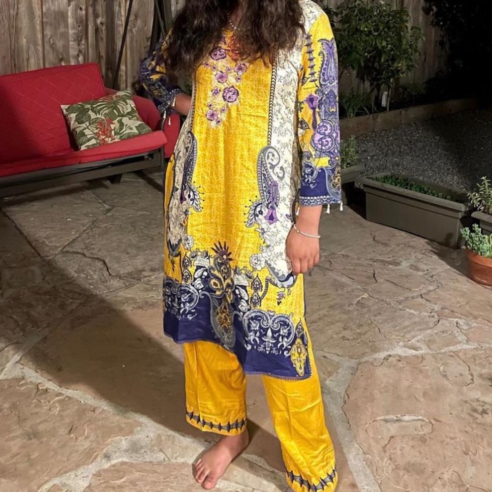 Yellow Pakistani Indian suit, embroidered design./extra small. Perfect for Eid